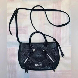 KENNETH COLE REACTION SIMPLE CROSSBODY BAG FOR EVERYDAY USING